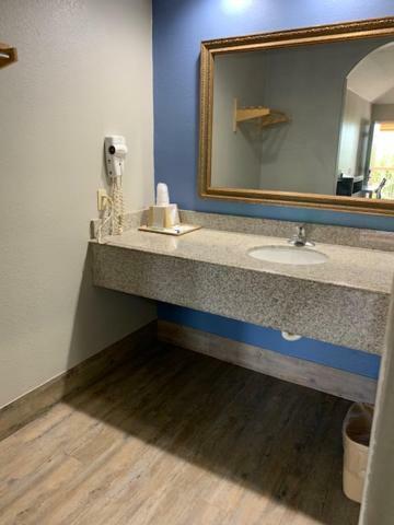 Camelot Inn & Suites 休斯敦 外观 照片